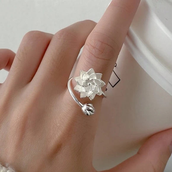 Elegant Lotus Flower Adjustable Wrap Cutout Ring- Stainless Steel - Picture 2 of 8